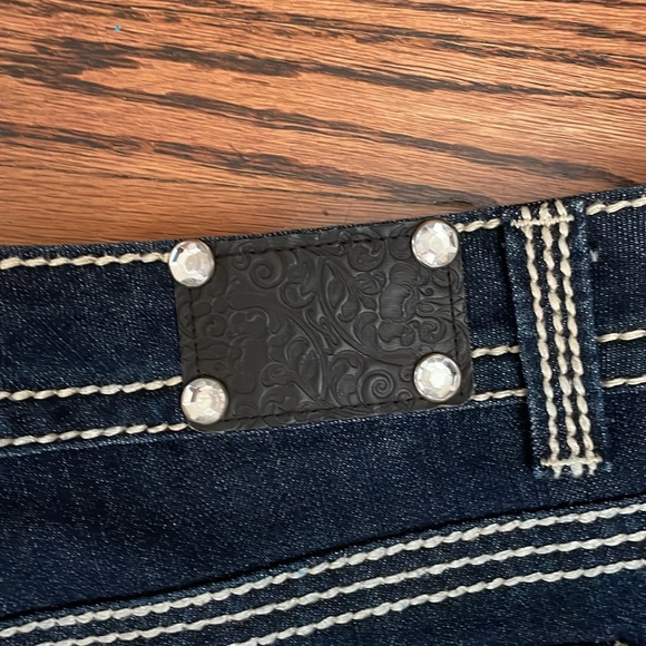 NWOT Style & Co premium embellished jeans size 6 boot cut. - Picture 9 of 14